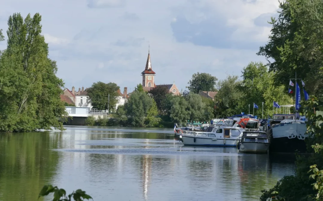 Découvrez les Trésors de la Bresse BOURGUIGNONNE, du Jura et de l’Ain: Un Séjour Inoubliable à l’Occasion d’un Week-end sur le Circuit de Bresse