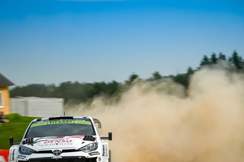 Oliver Solberg en route vers sa première victoire en WRC au rallye d’Estonie