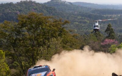 Adrien Fourmaux (2e) et Sébastien Ogier (4e) toujours dans le coup malgré des crevaisons
