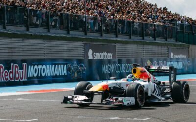 « Si ça peut donner le goût des sports mécaniques à mes enfants… » : quand Isack Hadjar et Sébastien Loeb font vibrer Magny-Cours lors du Red Bull Motormania