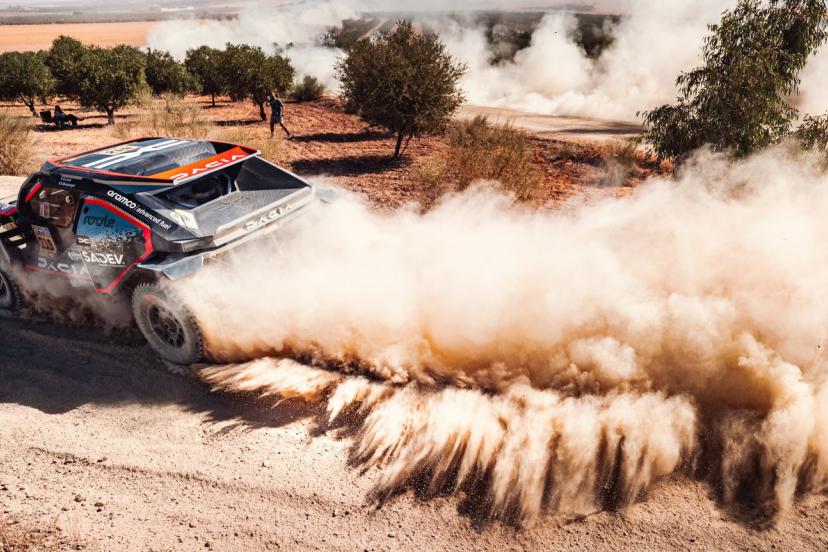 Sébastien Loeb s’impose sur la troisième étape du rallye-raid du Portugal et se rapproche de la tête