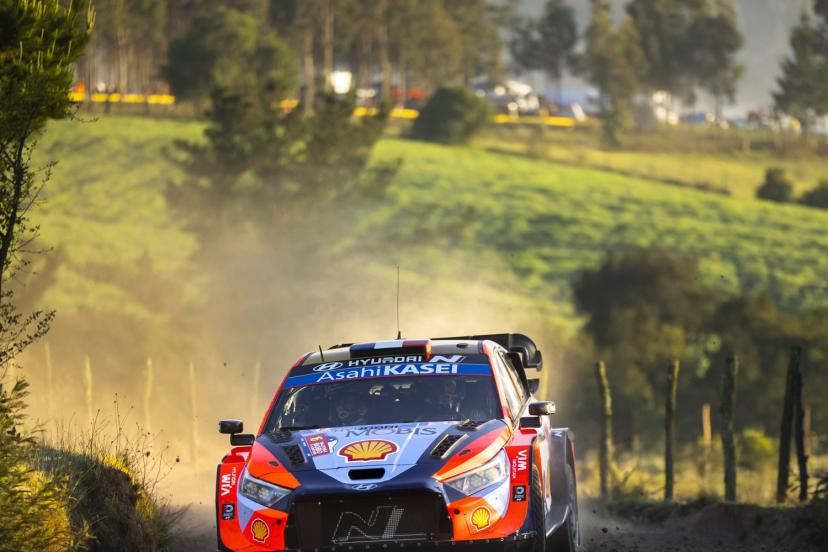 Adrien Fourmaux leader devant Thierry Neuville après la première étape du rallye du Chili, Sébastien Ogier revient en force