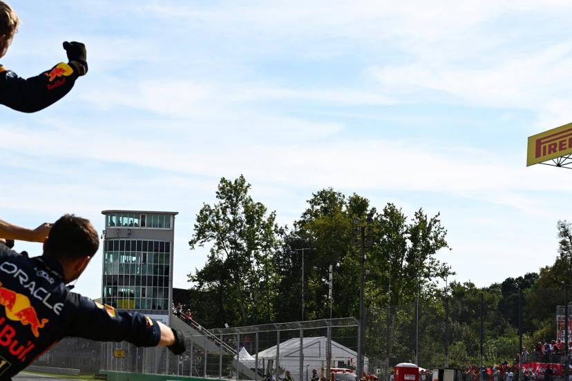 Avec une Red Bull retrouvée, Max Verstappen donne la leçon aux McLaren et retrouve le sourire à Monza