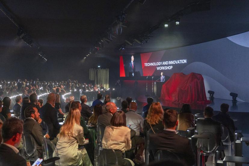 Ferrari dévoile certains éléments techniques de l’Elettrica, sa future voiture 100 % électrique, ainsi que de l’Hypersail, géant de la voile