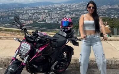 “Je conduis sans mes lunettes, j’espère ne pas avoir d’accident”: une influenceuse moto star meurt en tentant de passer entre deux véhicules
