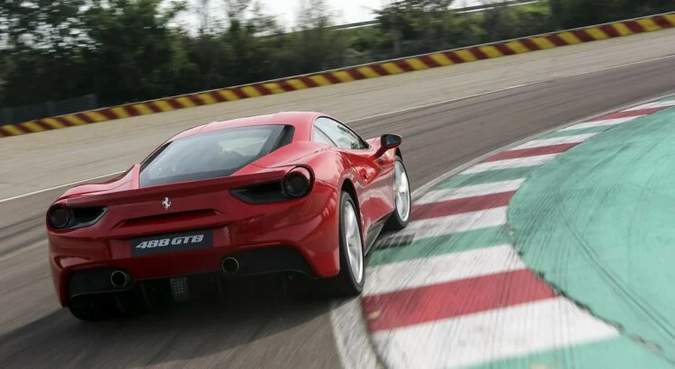 Stage de pilotage Suisse : vivez une expérience de pilotage sur circuit en toute liberté