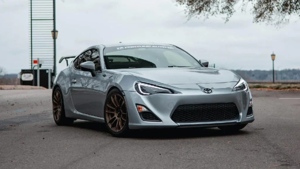 voiture de circuit toyota gt 86