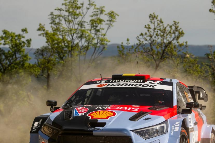 Thierry Neuville nouveau leader du rallye de Croatie après une épidémie de crevaisons