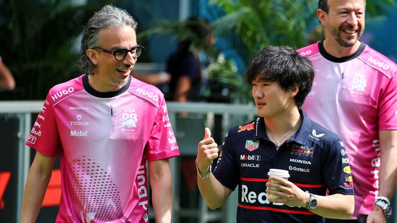 Tsunoda était en vacances à la plage en Grèce quand on lui a demandé de revenir fissa à Zandvoort disputer un Grand Prix de F1