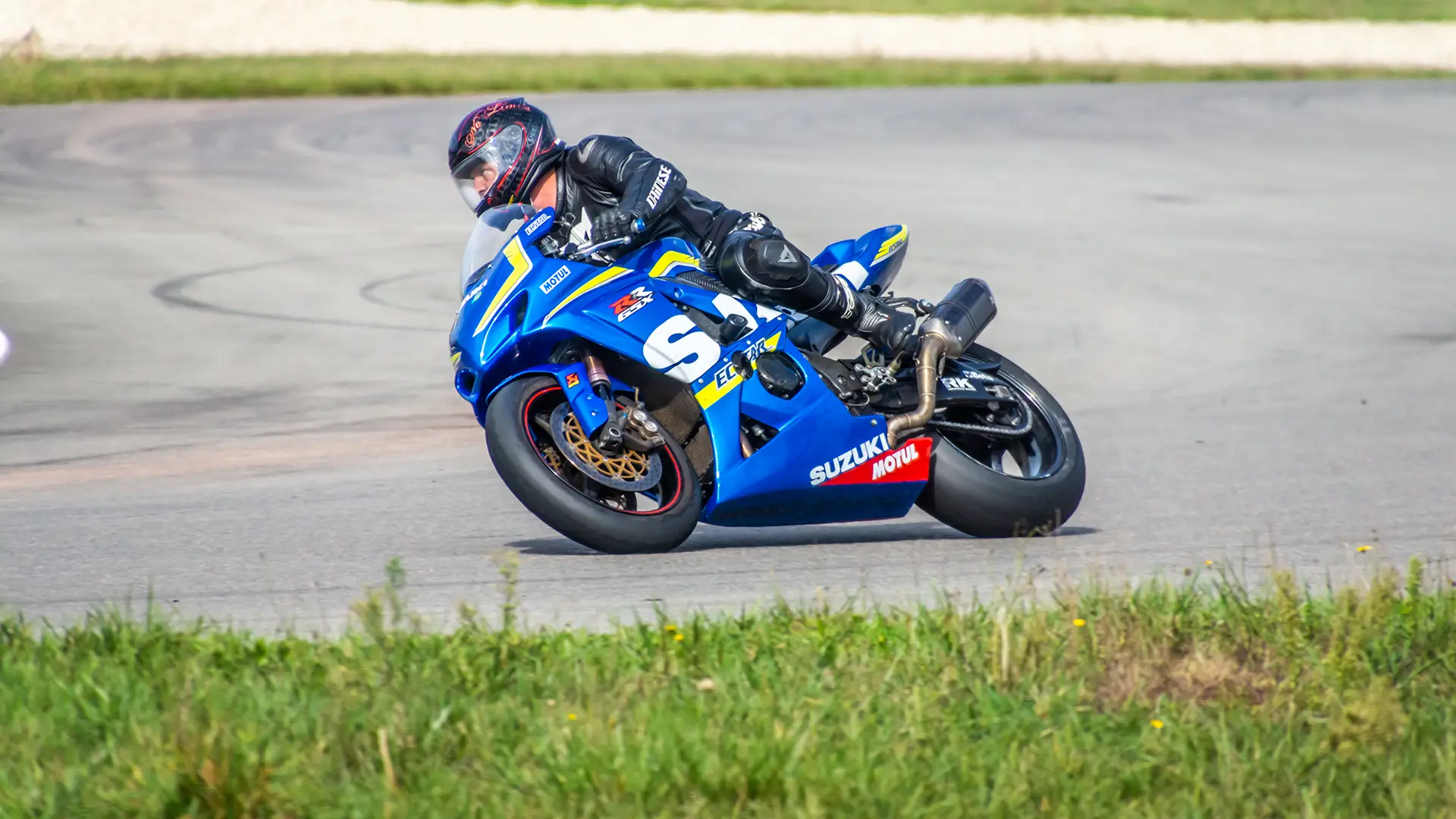 freinage moto sur circuit