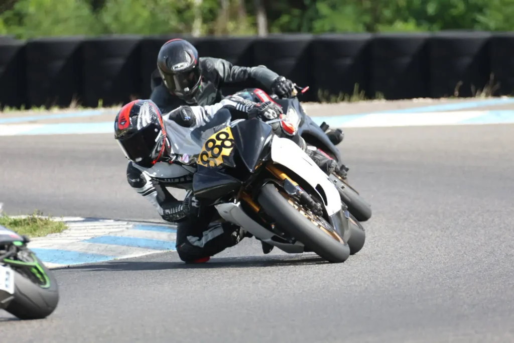 poser le genoux sur circuit